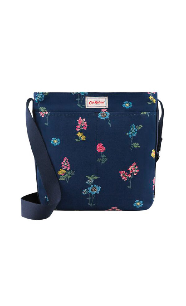 TWILIGHT SPRIG ZIPPED MESSENGER BAG Hello! We are wt+