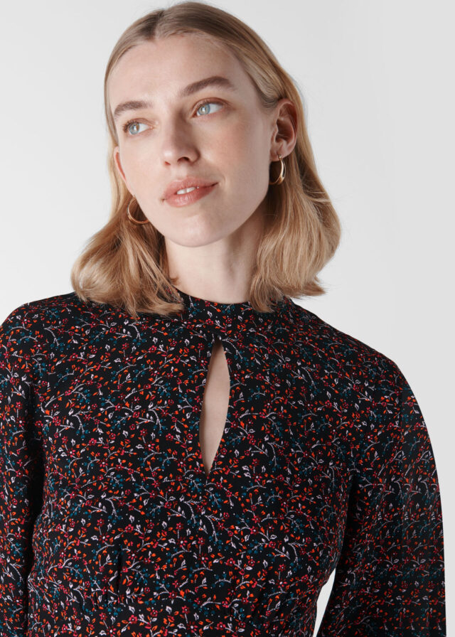 WHISTLES STARFLOWER DRESS Hello! We are wt+